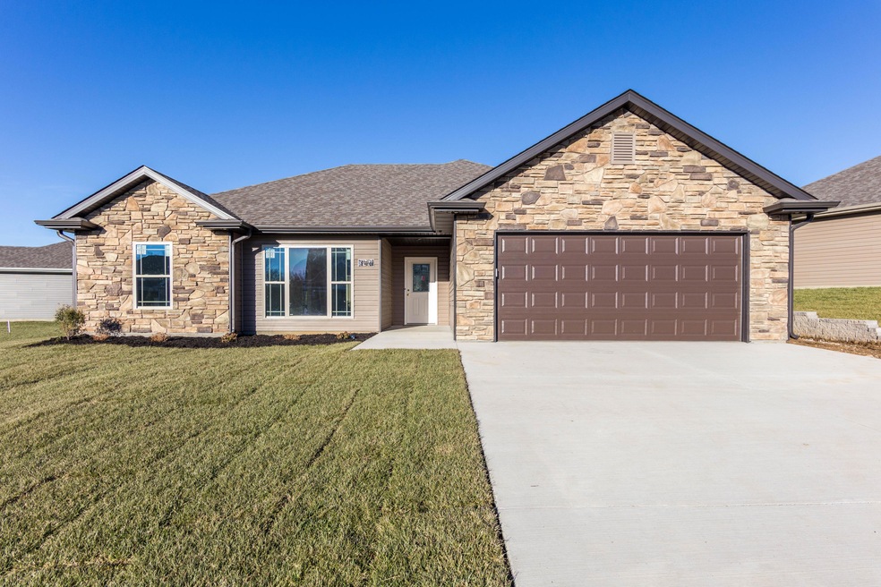 2215 Mace Dr, Columbia, MO 65201 - photo 1