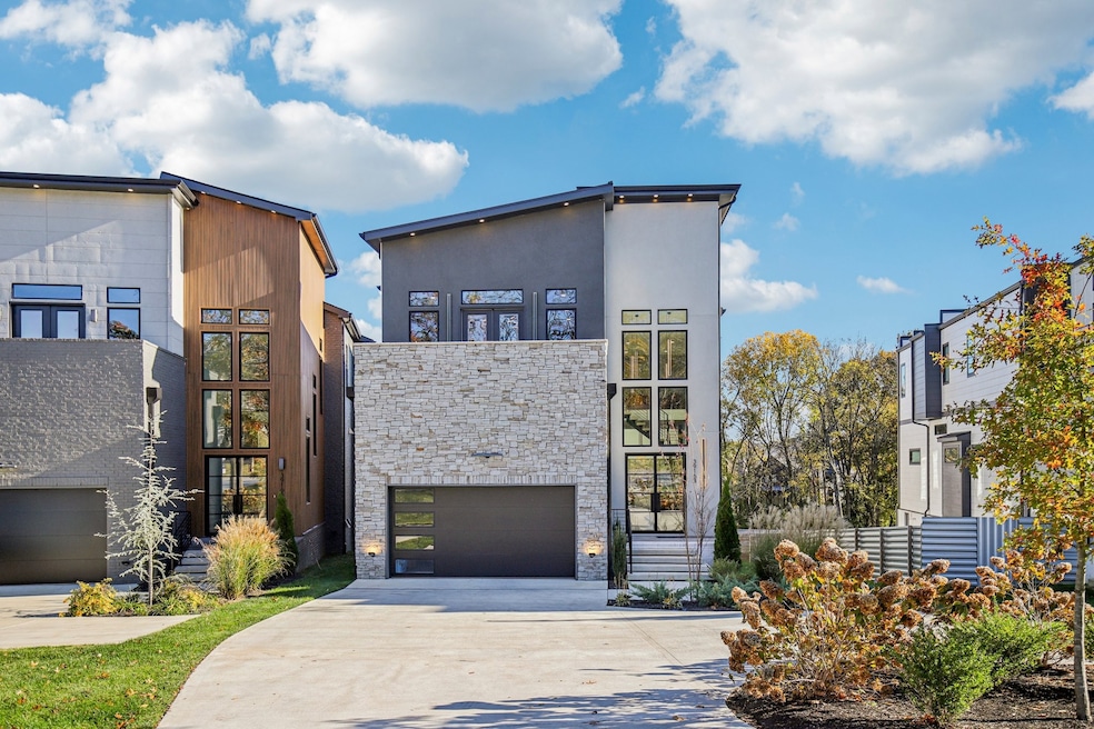 3916 Caylor Dr, Nashville, TN 37215 - photo 1