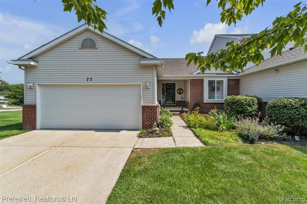 77 Sedum unit 143, Howell, MI 48843 - photo 1