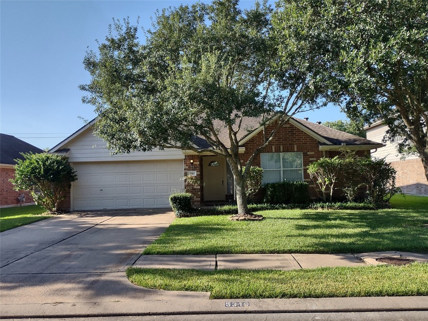 5310 Balmorhea Dr, Pearland, TX 77584 - photo 1