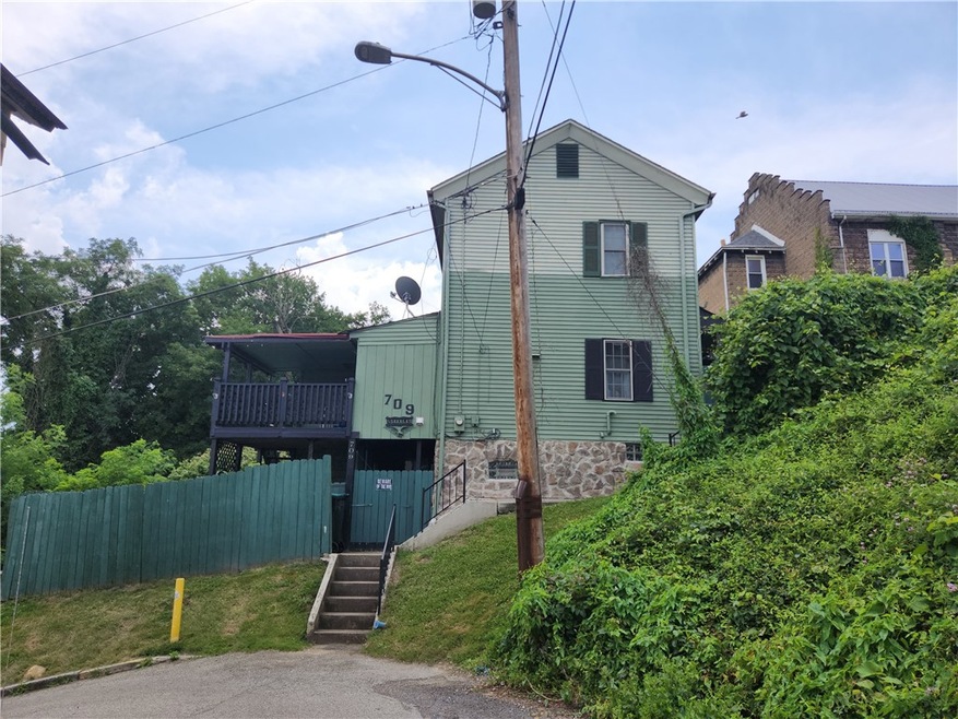 709 Pearl St, Tarentum, PA 15084