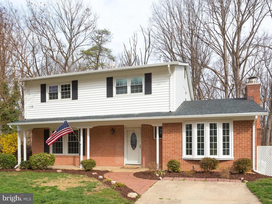 8210 Springfield Village Dr, Springfield, VA 22152 - photo 1