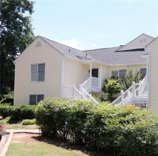 845 Sentinel Ridge - lovely upper level 2 bedroom 