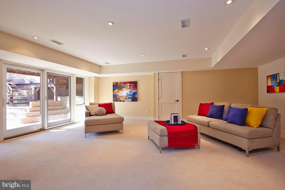 6817 Baron Rd, McLean, VA 22101 - photo 1