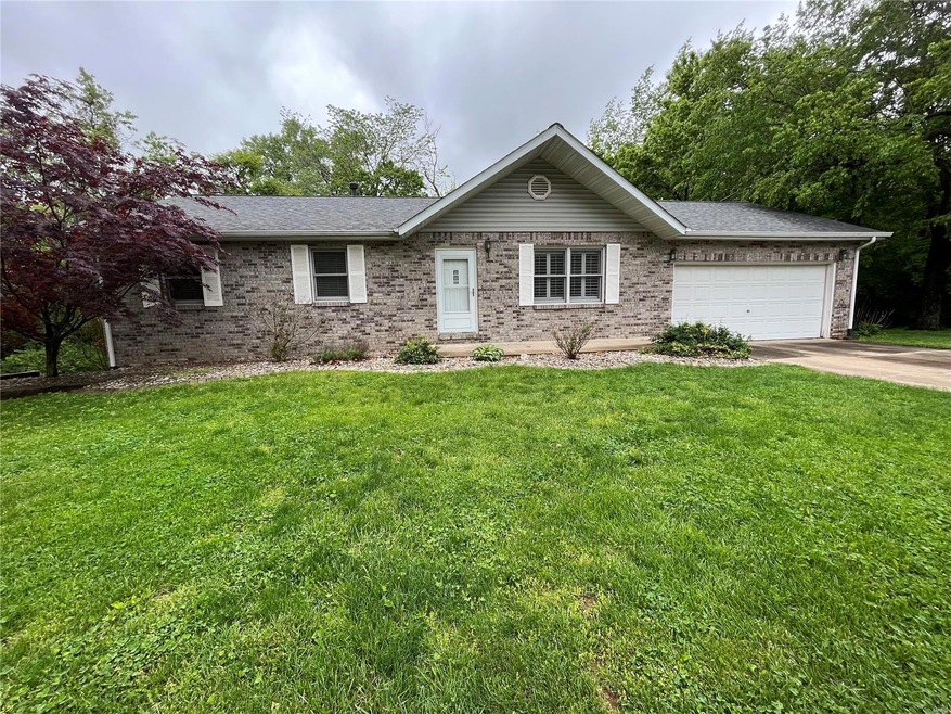 611 Johnny Dr, Maryville, IL 62062 - photo 1