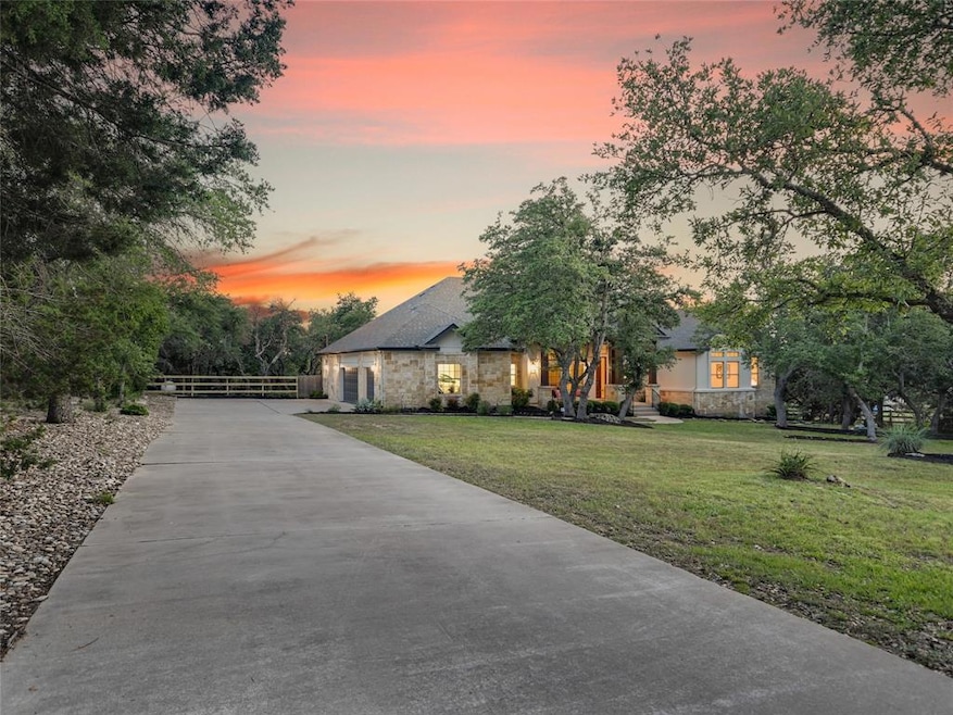 607 Saddlehorn Dr, Dripping Springs, TX 78620 - photo 1