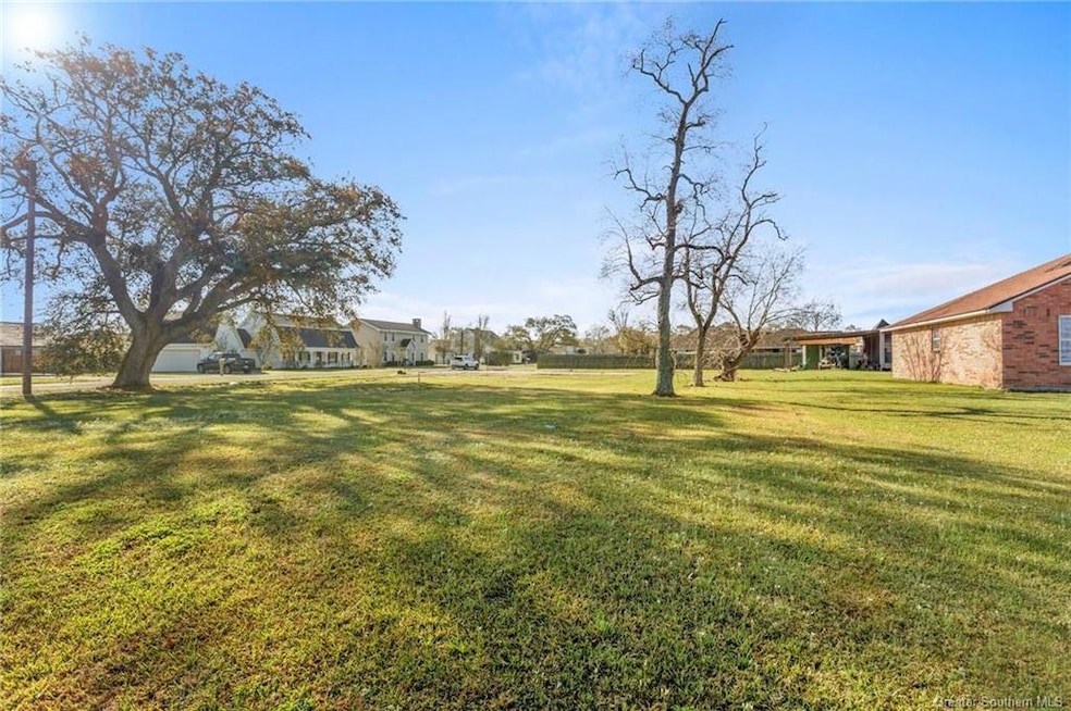 1305 W McNeese St, Lake Charles, LA 70605 - photo 1