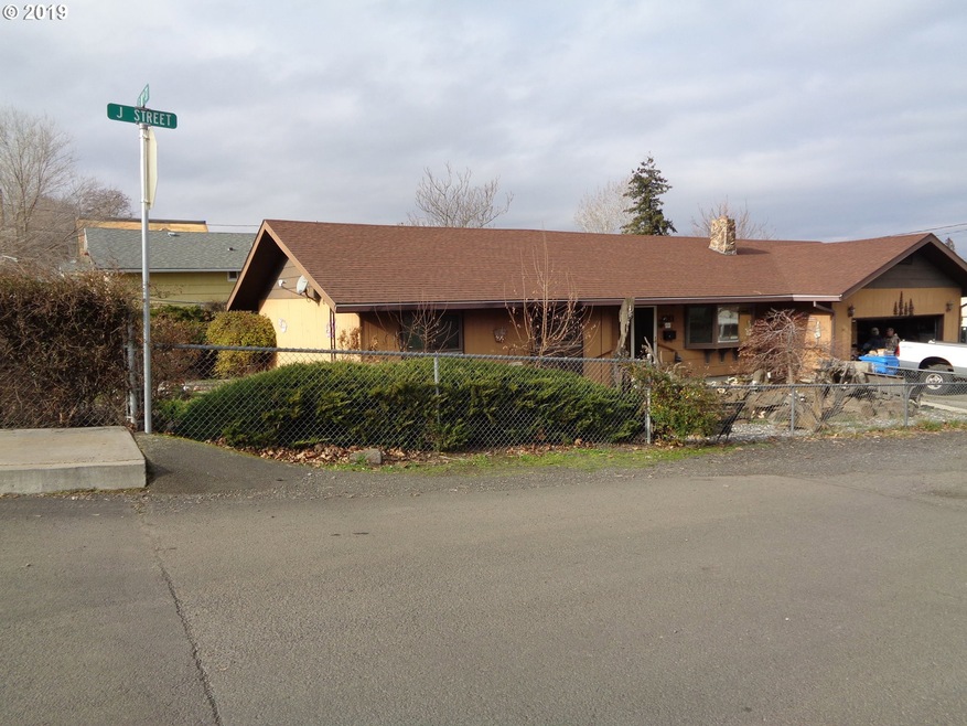 1011 J St, the Dalles, OR 97058 - photo 1