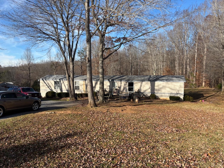 1075 Menefee Dr unit &1111, Goode, VA 24556 - photo 1