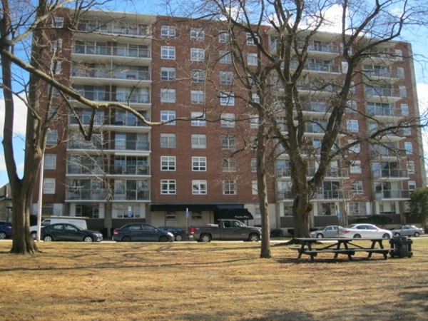 Executive House unit 307, Worcester, MA 01609 - photo 1