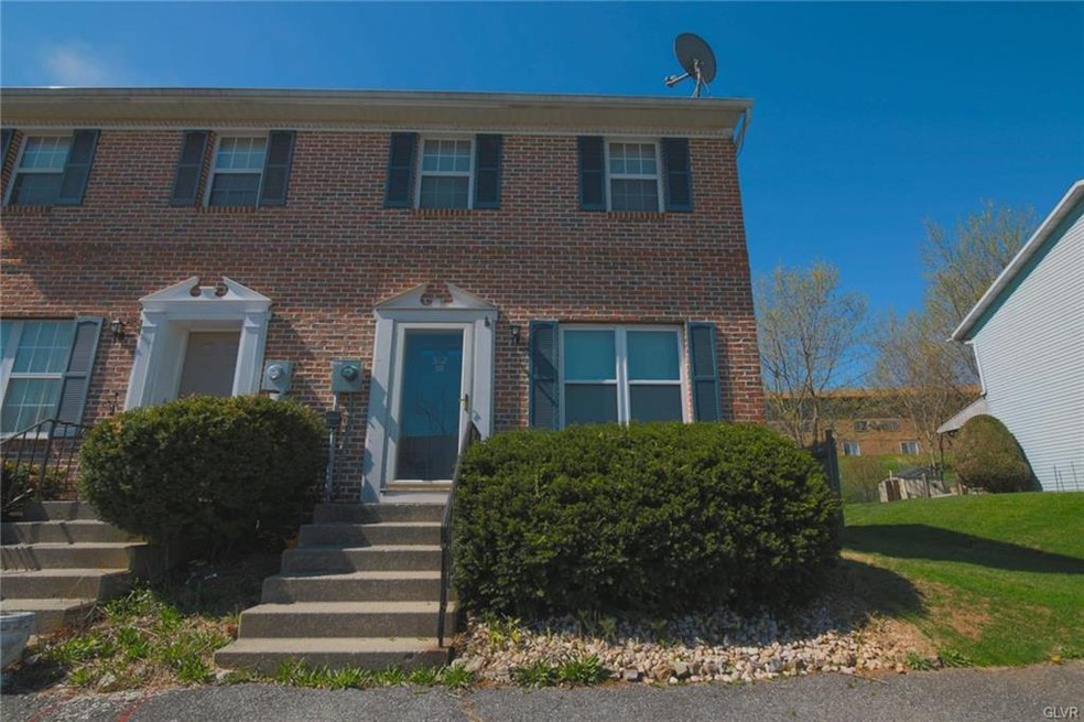 512 Old Forge Dr, Bath, PA 18014 - photo 1