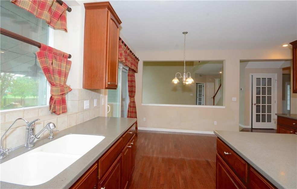 9318 Kenton St, Lenexa, KS 66227 - photo 1