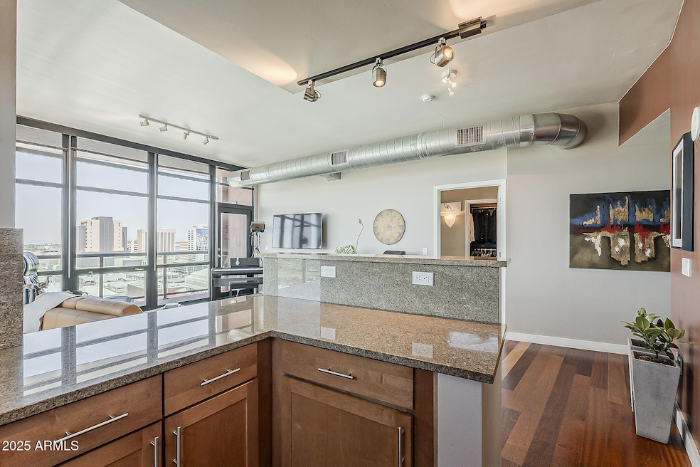 15-web-or-mls-4th St-15