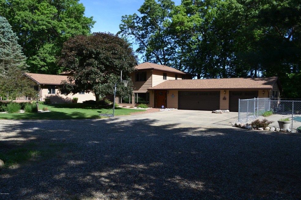 3320 Vanderbilt Ave, Portage, MI 49024 - photo 1