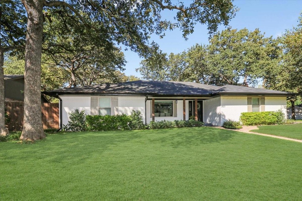 3021 Steve Dr, Hurst, TX 76054 - photo 1