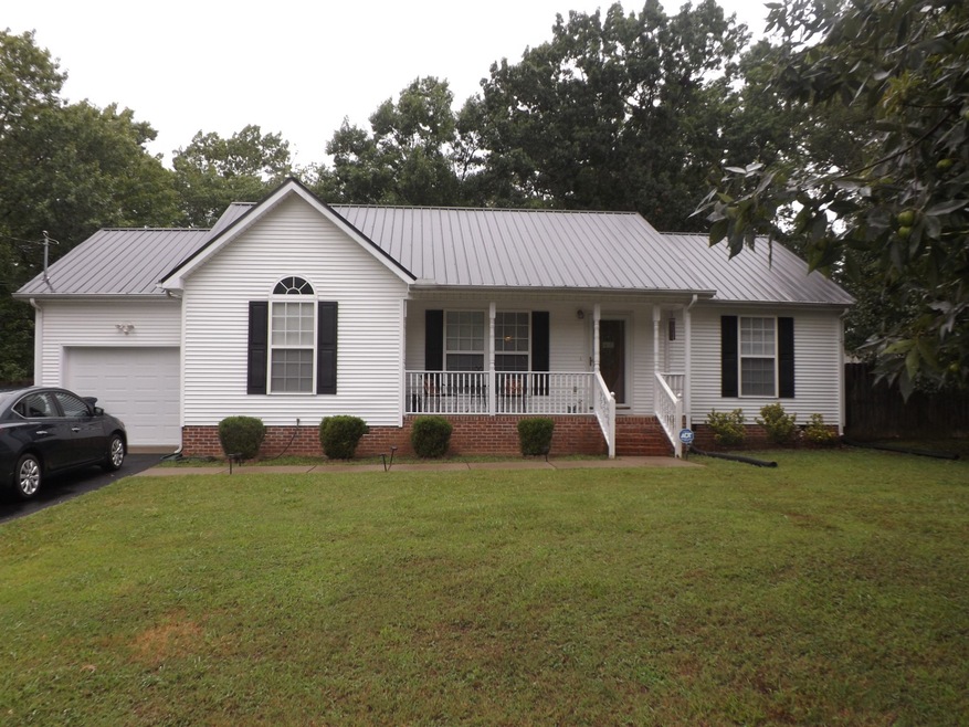 119 Whispering Oak Dr, Shelbyville, TN 37160 - photo 1