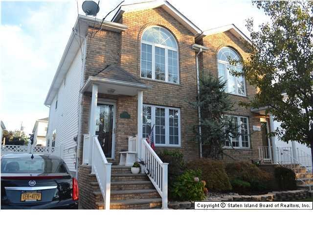 262 Malvine Ave, Staten Island, NY 10309 - photo 1