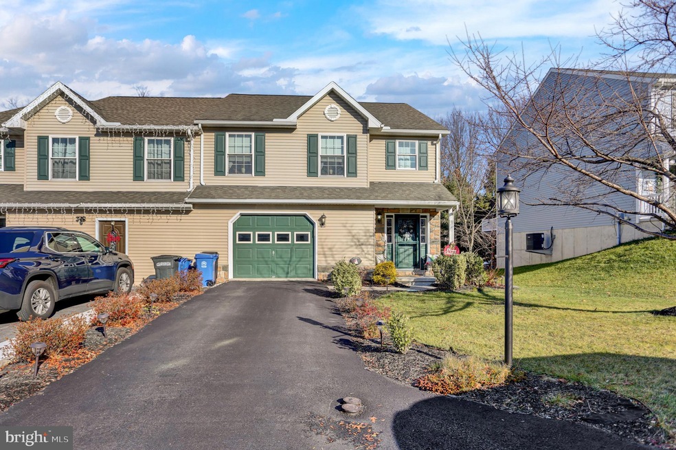 15 Rosalies Way, Temple, PA 19560 - photo 1