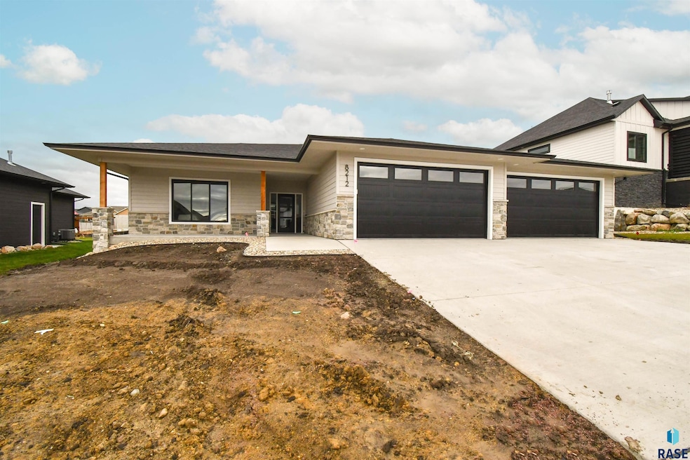 Under Contract $649,900