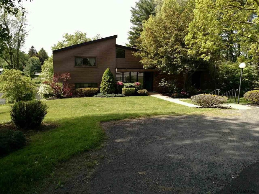 7 Marathon Dr, Troy, NY 12180 - photo 1
