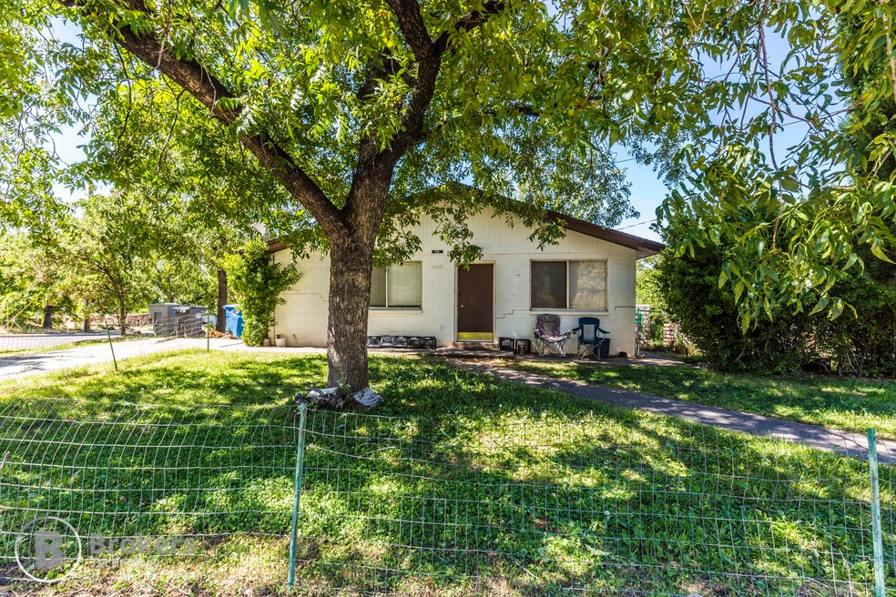96 S Toquerville Blvd-5