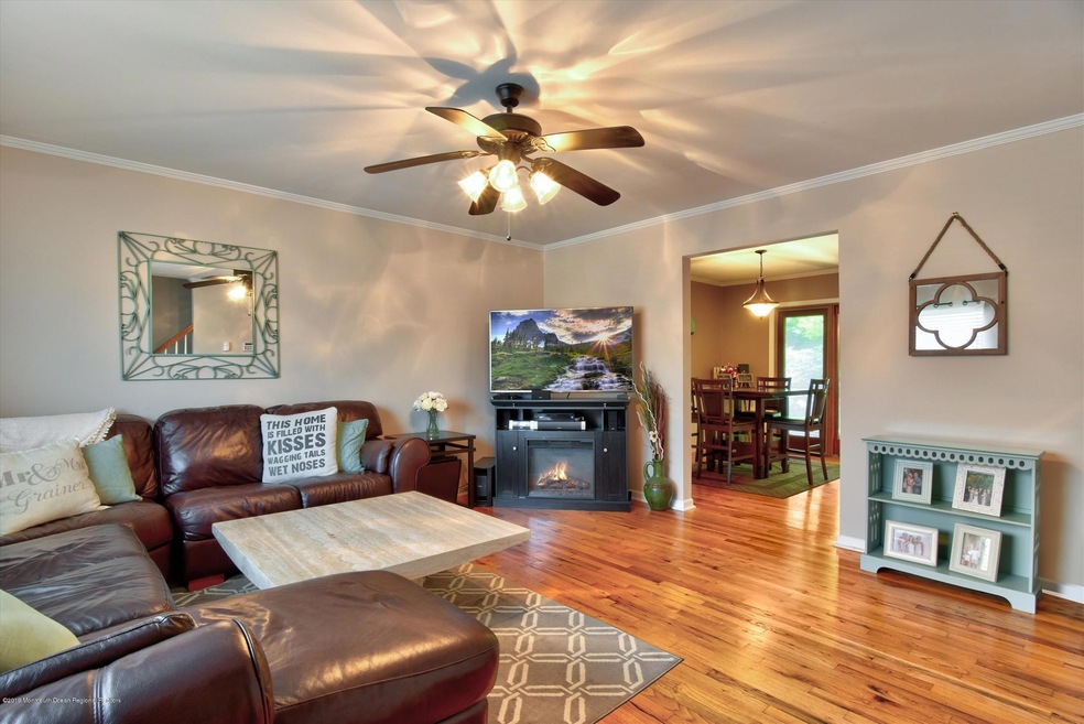 06-Living Room