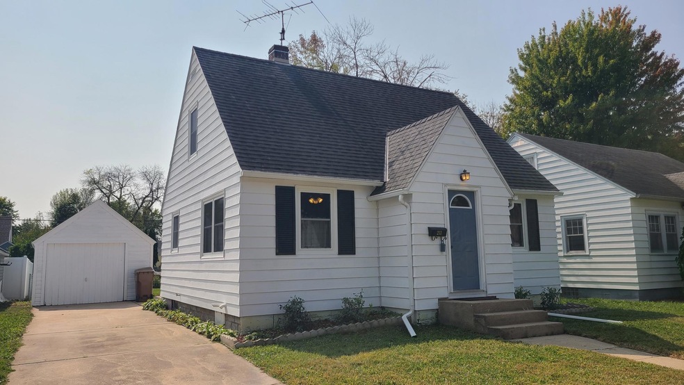 213 11th Ave SW, Austin, MN 55912 - photo 1