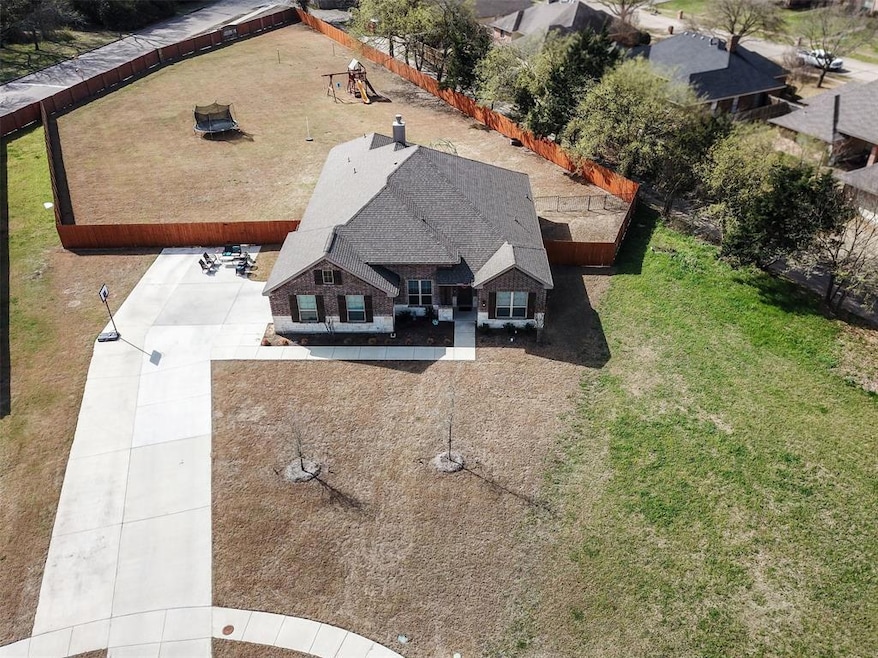 701 Royse Ridge Rd, Ennis, TX 75119 - photo 1
