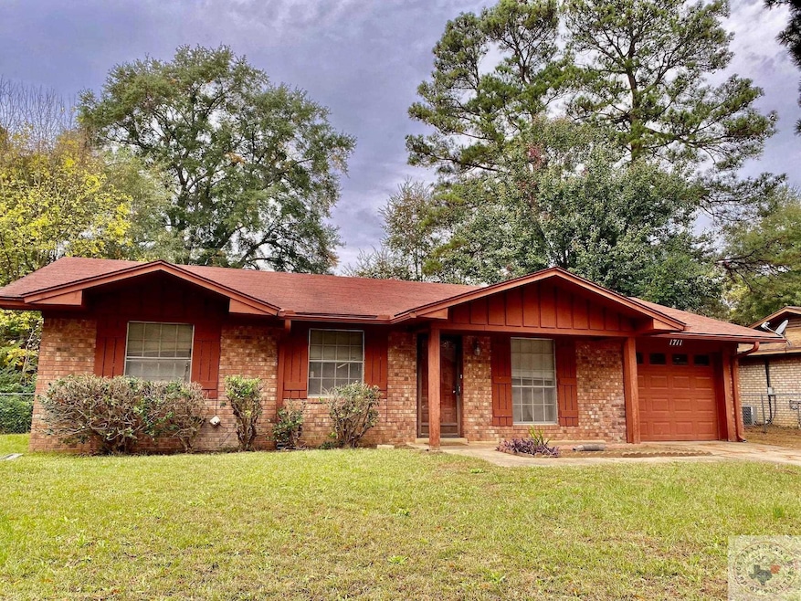1711 Waverly Dr, Texarkana, TX 75501 - photo 1