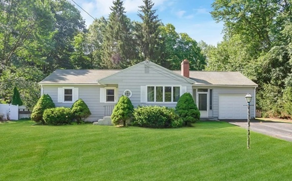 9 Nokomis Rd, Wilbraham, MA 01095 - photo 1