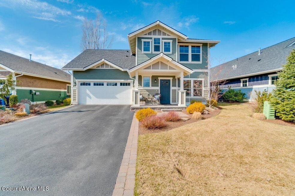3 Front of Home.jpg-SMALL