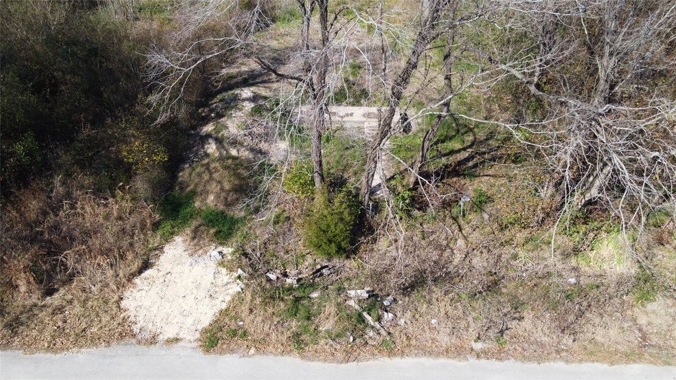 1072 Junell St, Houston, TX 77088 - photo 1