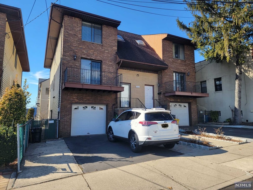 486 Westview Place unit B, Fairview, NJ 07022 - photo 1