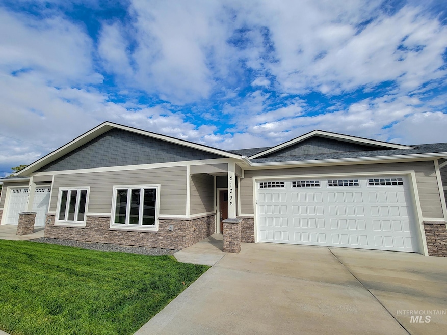 2103 Alder Ave unit B, Lewiston, ID 83501 - photo 1