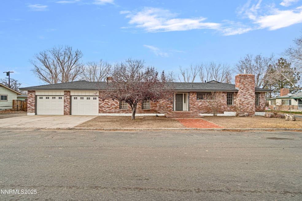 29 N Whitacre St, Yerington, NV 89447 - photo 1