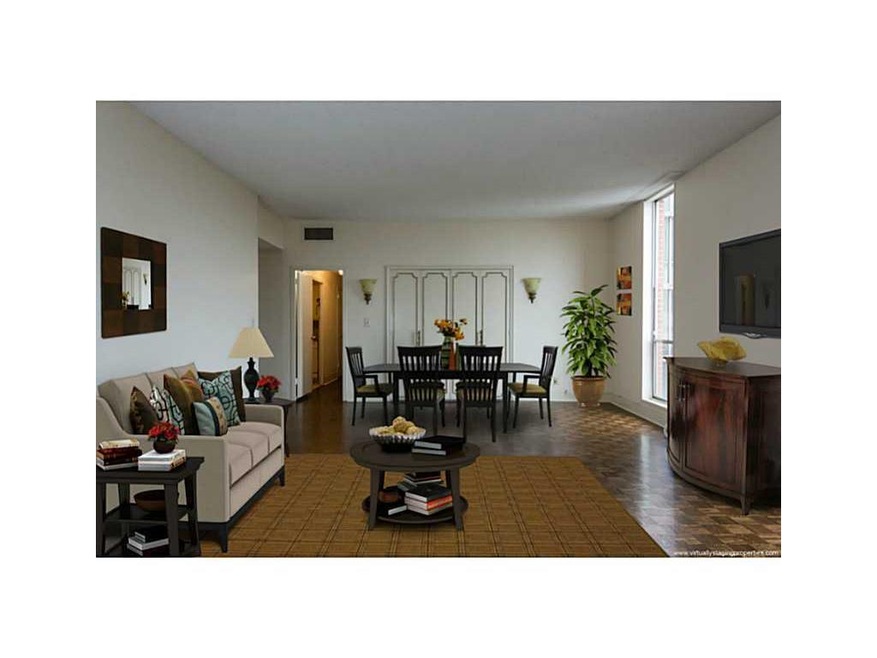 Den/Family/Great Room. Living room dining room com