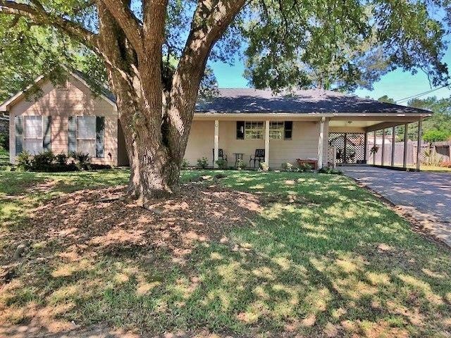 613 Maxine Ave, McComb, MS 39648 - photo 1