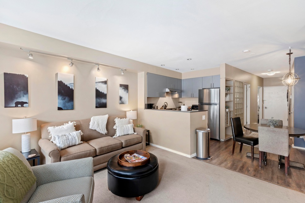 Living Room (3)