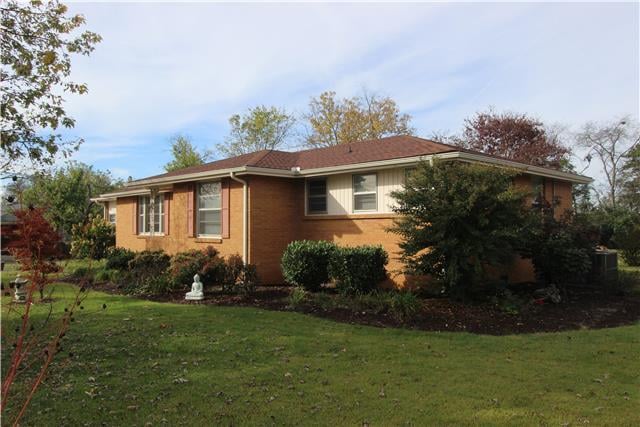 824 Castle Heights Ave, Lebanon, TN 37087 - photo 1