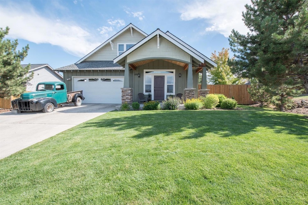 2212 SW Metolius Ct, Redmond, OR 97756 - photo 1