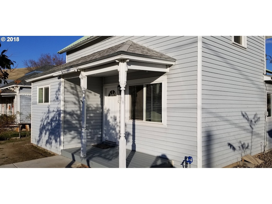 570 N Gale St, Heppner, OR 97836 - photo 1