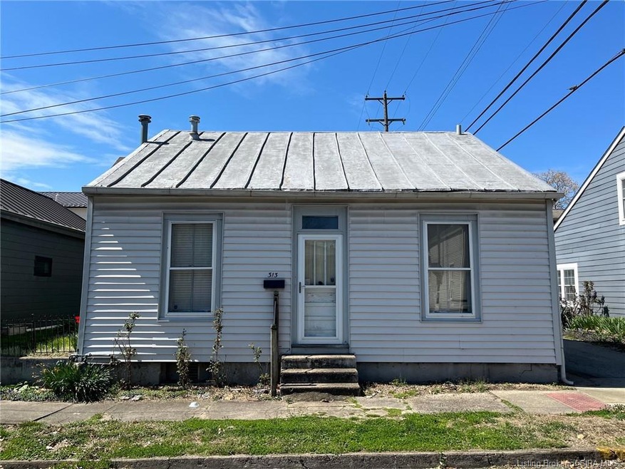 313 East St