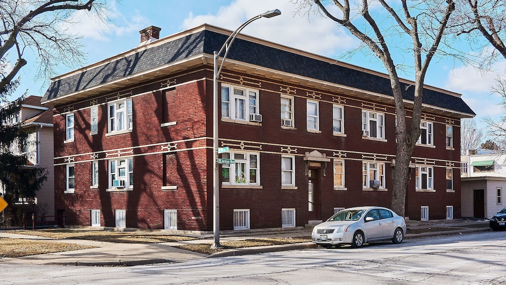 521 Jackson Blvd unit A-2, Forest Park, IL 60130 - photo 1