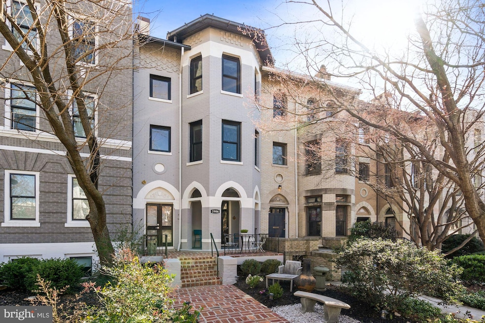 1906 Biltmore St NW unit 3, Washington, DC 20009 - photo 1