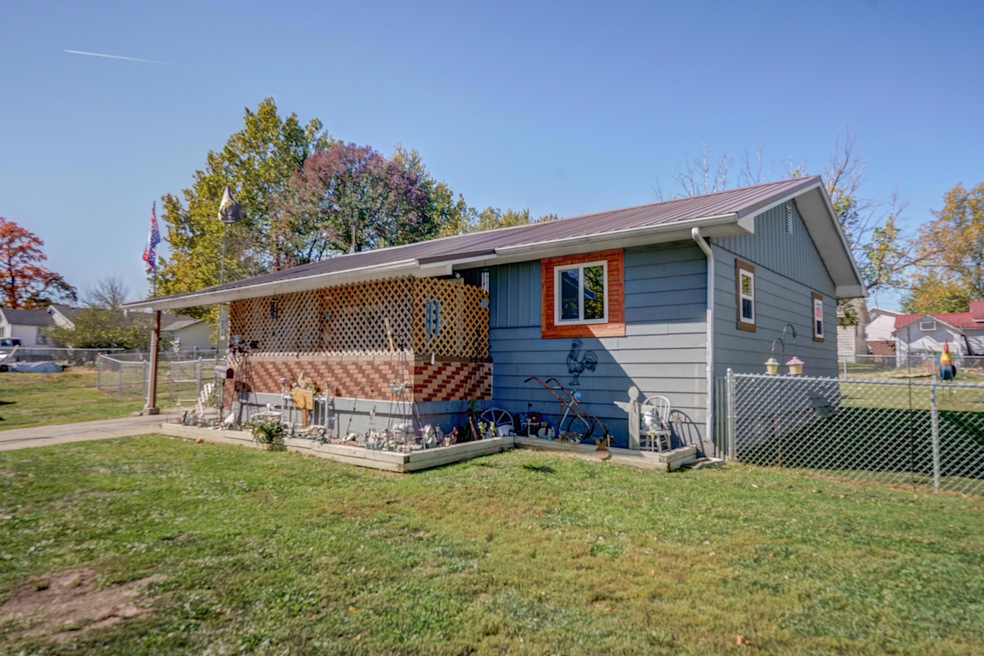 221 N Pitt St-26