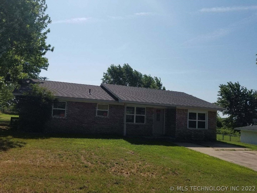 605 S 4th St, Eufaula, OK 74432 - photo 1