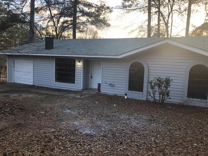 8971 Saddlewood Dr, Jonesboro, GA 30238 - photo 1