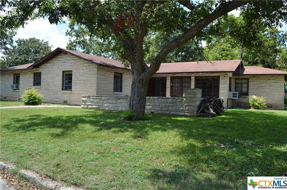732 Bismark St, Seguin, TX 78155 - photo 1