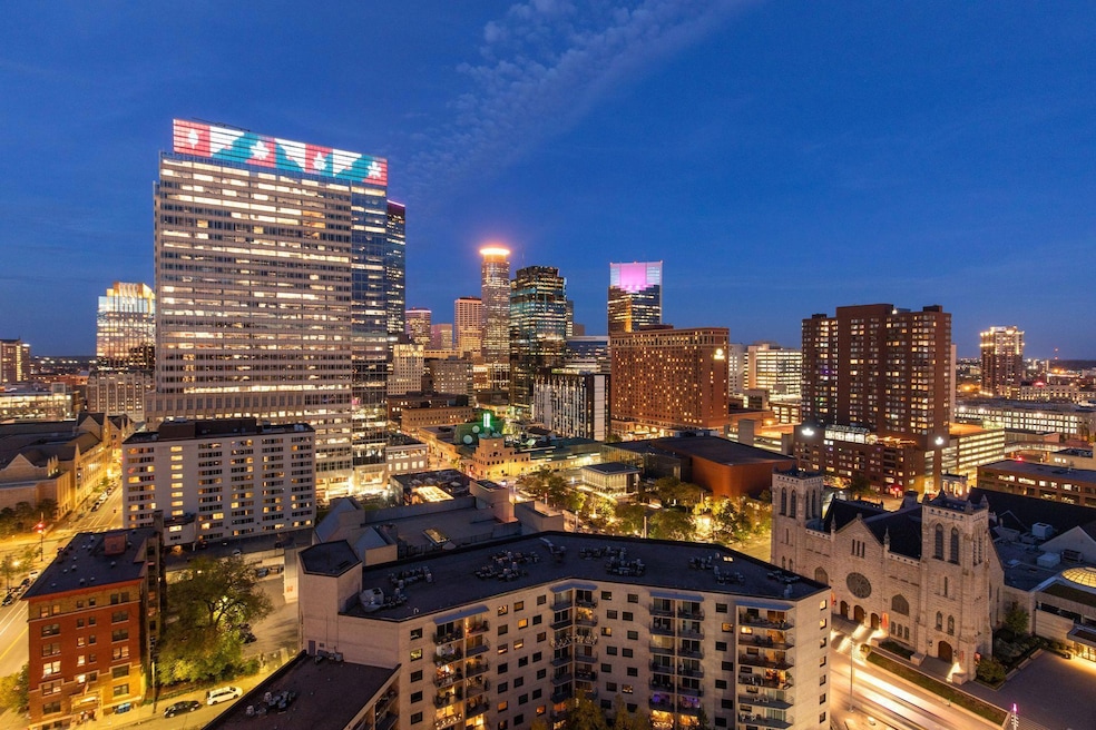 1225 Lasalle Ave unit 2301, Minneapolis, MN 55403 - photo 1