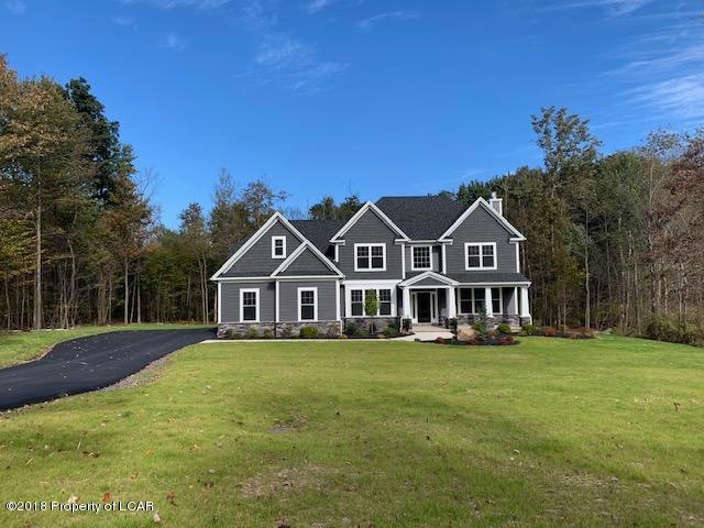 1156 Woodberry Dr, Mountain Top, PA 18707 - photo 1